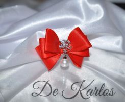 Vintage Show bows Zircon