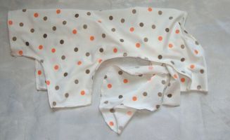 Wrapping jackets for dogs white dots